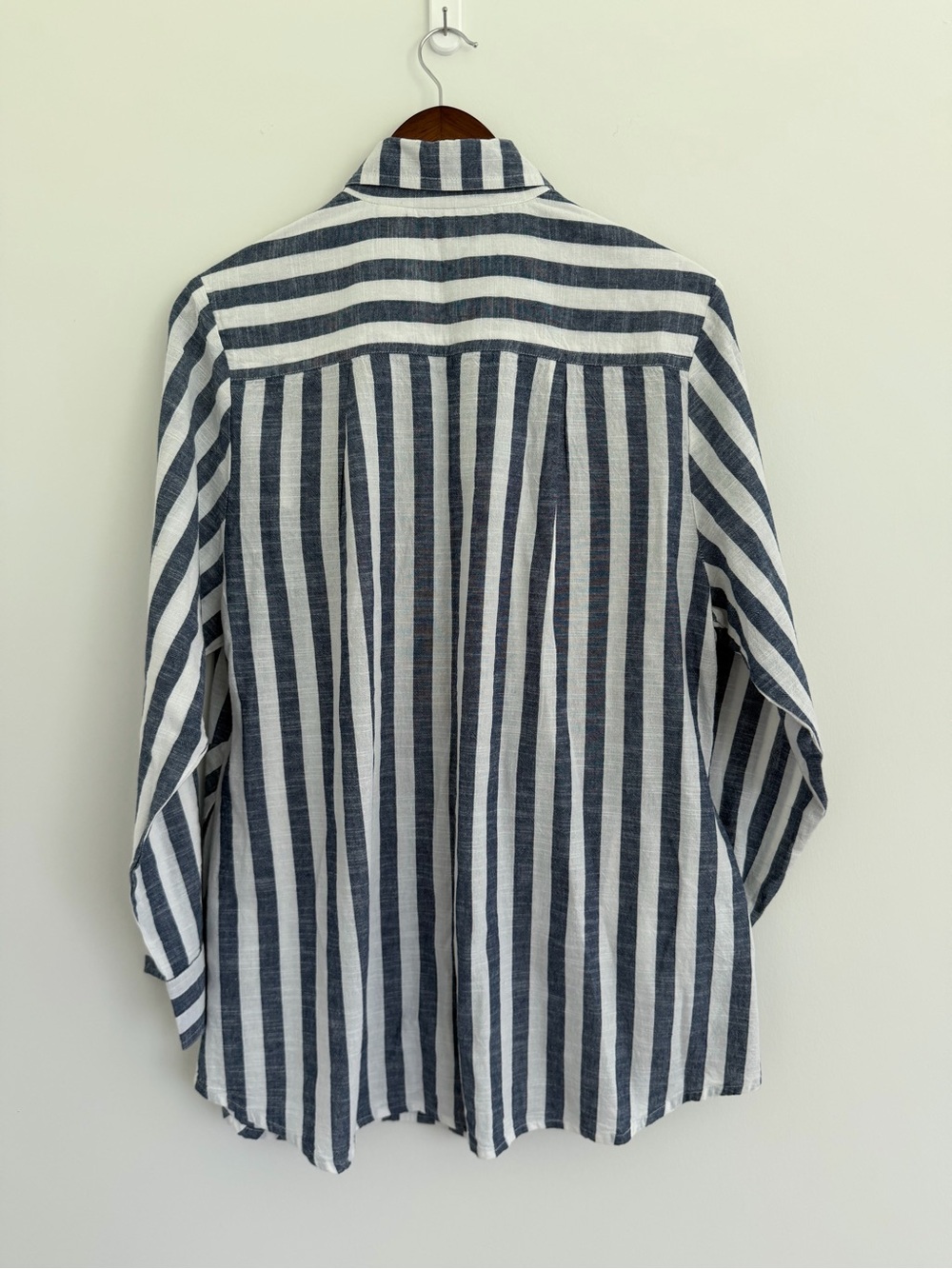 Bleu Bayou Striped Button-Up Shirt | Size XL | 100% Cotton - Picture 2 of 4